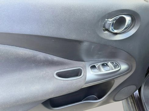 Used 2015 Nissan Juke S FWD image 9
