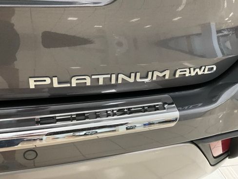 Used 2022 Toyota Highlander Platinum AWD/4WD image 27