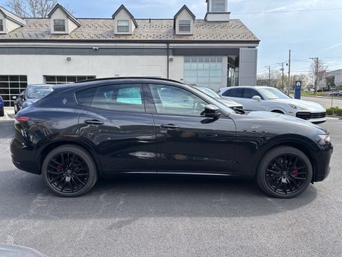 Used 2022 Maserati Levante GT AWD/4WD image 5