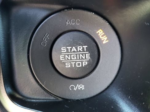Used 2025 Jeep Gladiator Mojave AWD/4WD image 22