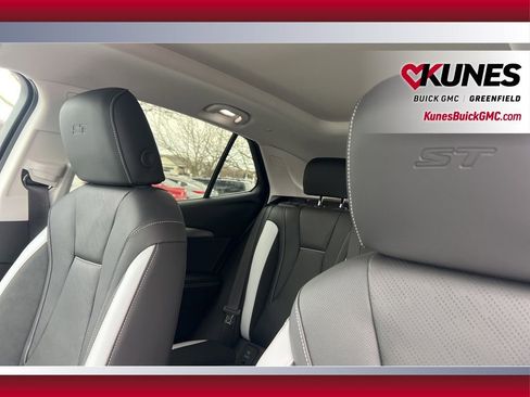 New 2026 Buick Envision Sport Touring image 32