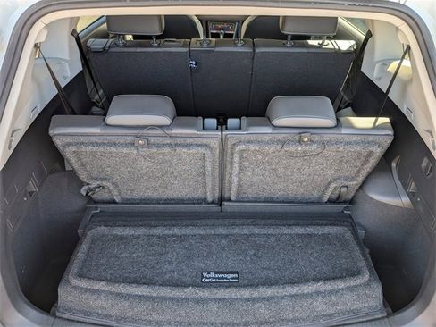 Used 2023 Volkswagen Tiguan SE w/ Panoramic Sunroof Package image 14