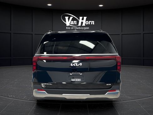Used 2025 Kia Carnival SX FWD image 6