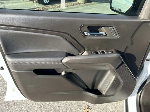 Used 2023 Chevrolet Colorado LT w/ LT Convenience Package III image 24