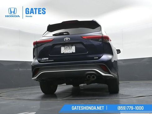 Used 2021 Toyota Highlander XSE FWD image 41