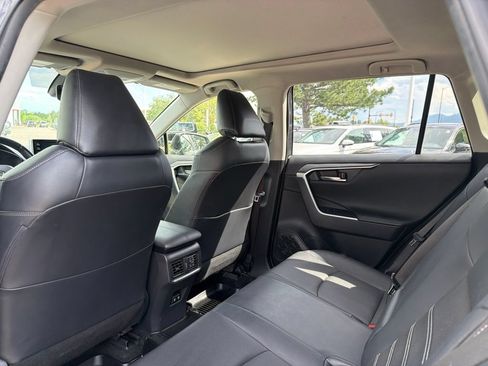 Used 2019 Toyota RAV4 Limited AWD/4WD image 21