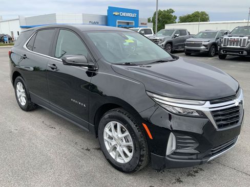 Used 2024 Chevrolet Equinox LT w/ LPO, Floor Liner Package FWD image 2