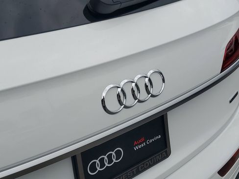 Used 2022 Audi Q5 2.0T Premium w/ Convenience Package image 8