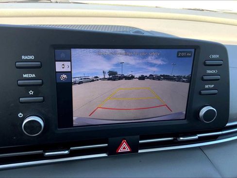 Used 2024 Hyundai Elantra SE image 24