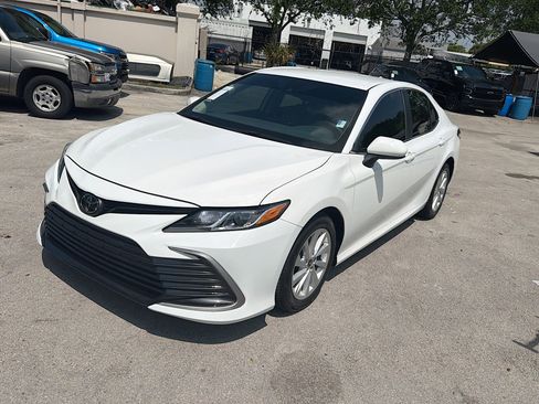 Used 2023 Toyota Camry LE FWD image 3
