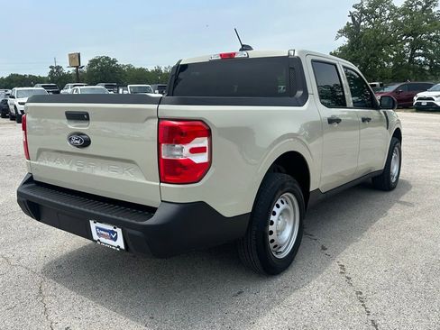 Used 2025 Ford Maverick XL w/ Equipment Group 102A AWD/4WD image 2