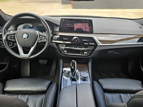 Used 2018 BMW 530e w/ Premium Package 2 image 36