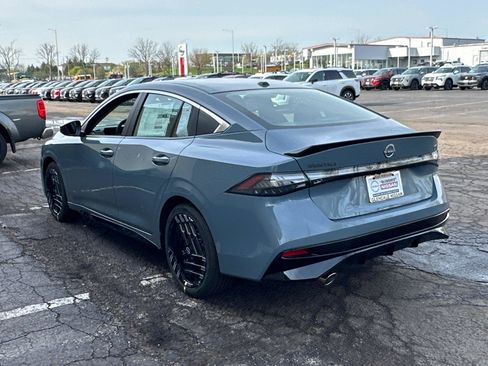 New 2026 Nissan Sentra SR w/ Floor Mat Package FWD image 6