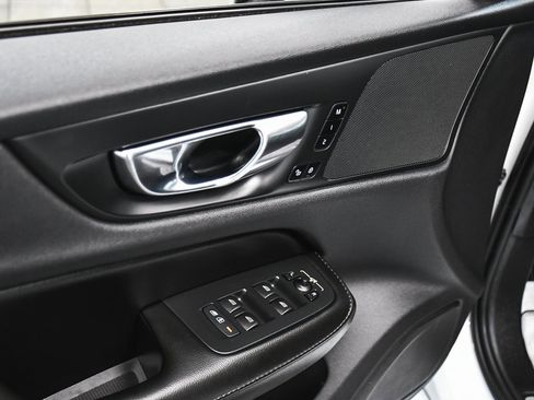 Used 2020 Volvo S60 T5 Momentum w/ Protection Package Premier image 10