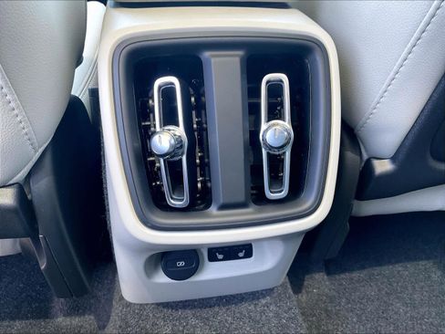 New 2026 Volvo XC40 B5 Plus w/ Protection Package Premier AWD/4WD image 16