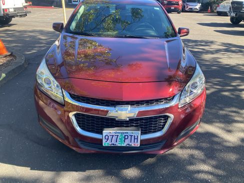 Used 2015 Chevrolet Malibu LT w/ Power Convenience Package FWD image 2
