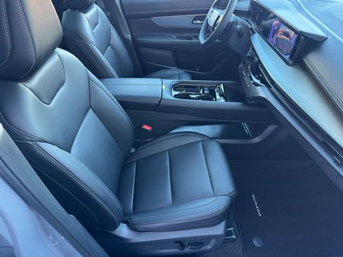 Used 2025 Nissan Murano SL w/ Cargo Package image 11