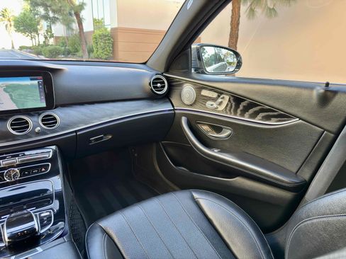Used 2017 Mercedes-Benz E 400 4MATIC Wagon image 32