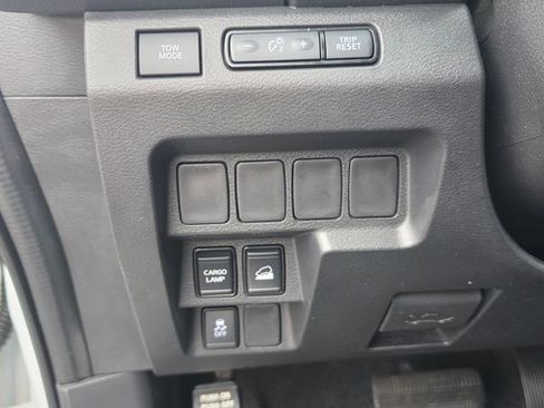 Used 2022 Nissan Frontier SV image 18