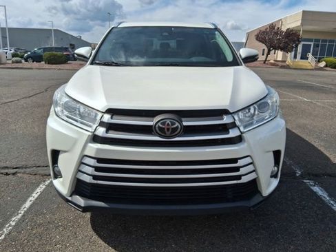 Used 2019 Toyota Highlander XLE image 1