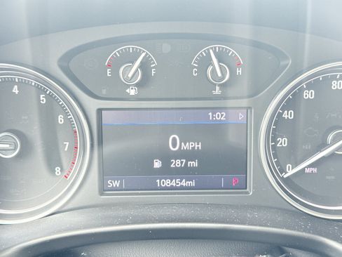 Used 2020 Buick Enclave Essence FWD image 12