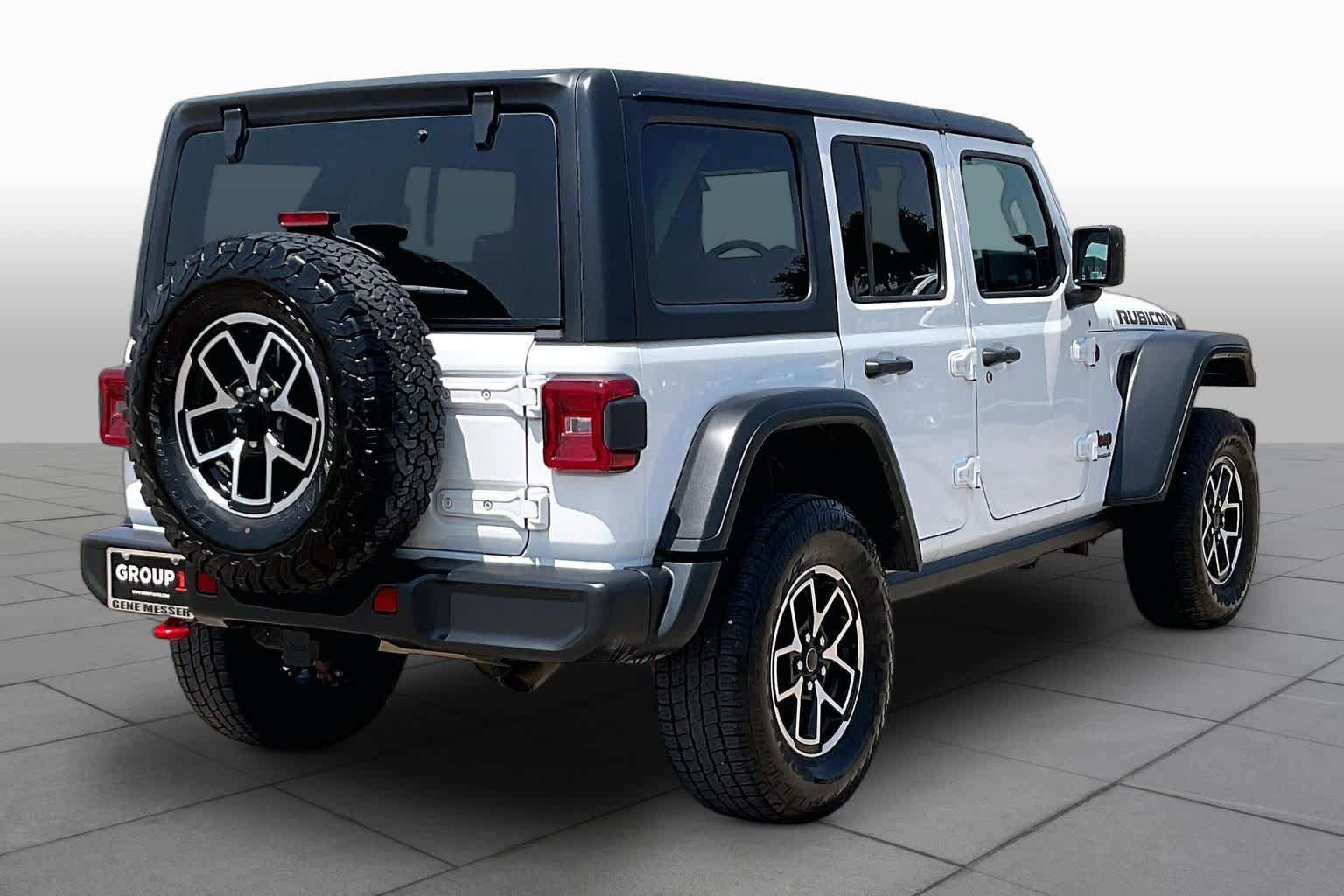 Used 2024 Jeep Wrangler Unlimited Rubicon AWD/4WD image 12