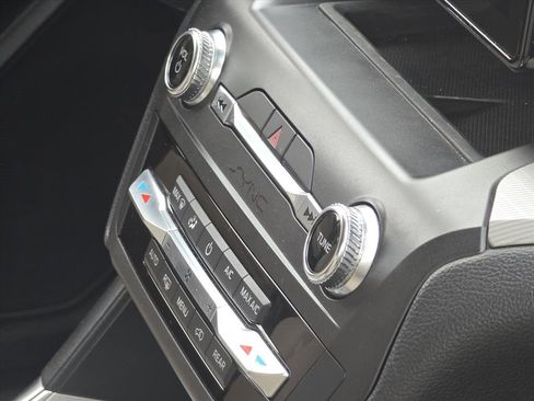 Used 2020 Ford Explorer XLT w/ Equipment Group 202A image 7