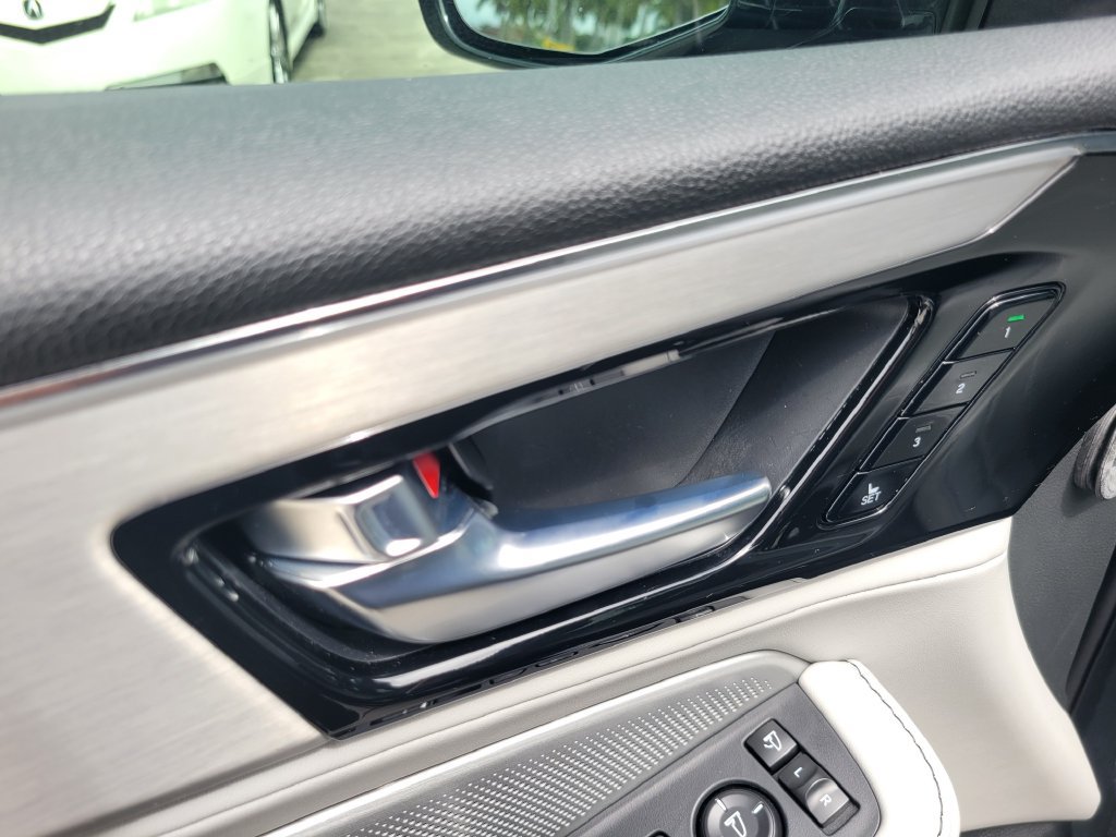 Used 2025 Acura MDX w/ Technology Package FWD image 22