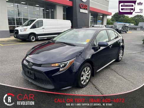 Used 2022 Toyota Corolla LE FWD image 3