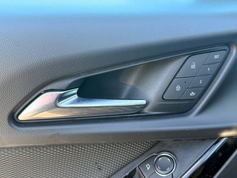 Certified 2025 Chevrolet Equinox RS w/ Safety and Technology Package image 17