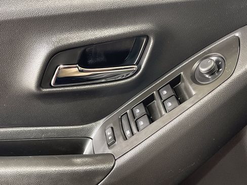 Used 2021 Chevrolet Trax LT w/ Driver Confidence Package AWD/4WD image 29