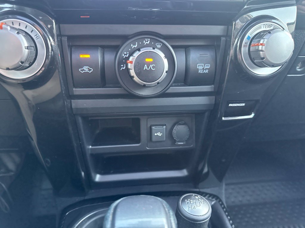 Used 2020 Toyota 4Runner Venture w/ Moonroof Package AWD/4WD image 23