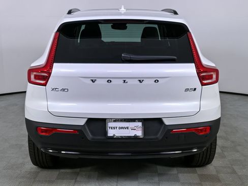 Certified 2026 Volvo XC40 B5 Plus w/ Protection Package Premier image 30