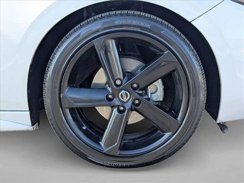 Used 2023 Nissan Sentra SR w/ Trunk Package image 24