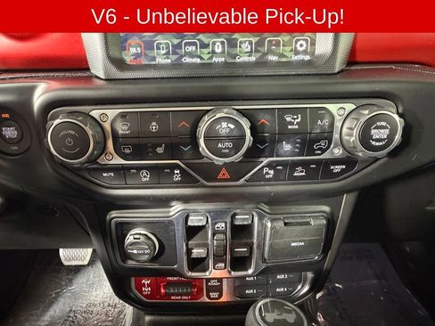 Used 2023 Jeep Wrangler Unlimited Rubicon w/ LED Lighting Group AWD/4WD image 10
