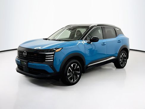 Used 2025 Nissan Kicks SR FWD image 3