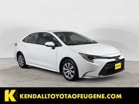 Used 2024 Toyota Corolla LE FWD image 3