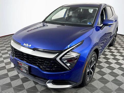 Used 2024 Kia Sportage EX FWD image 3