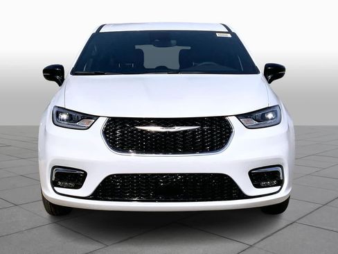 New 2026 Chrysler Pacifica Select FWD image 3