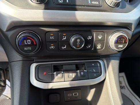 Certified 2023 GMC Acadia SLE image 18