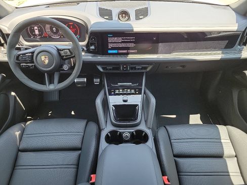 New 2025 Porsche Cayenne GTS AWD/4WD image 12