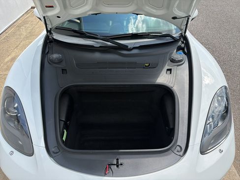 Used 2018 Porsche 718 Cayman S RWD image 16