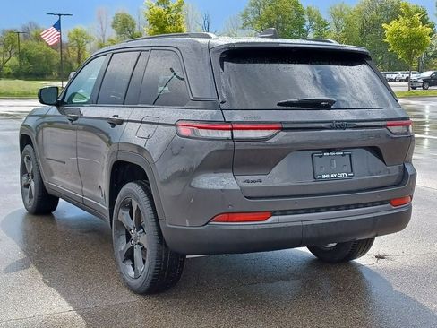 New 2026 Jeep Grand Cherokee Limited w/ Limited Altitude Package AWD/4WD image 3