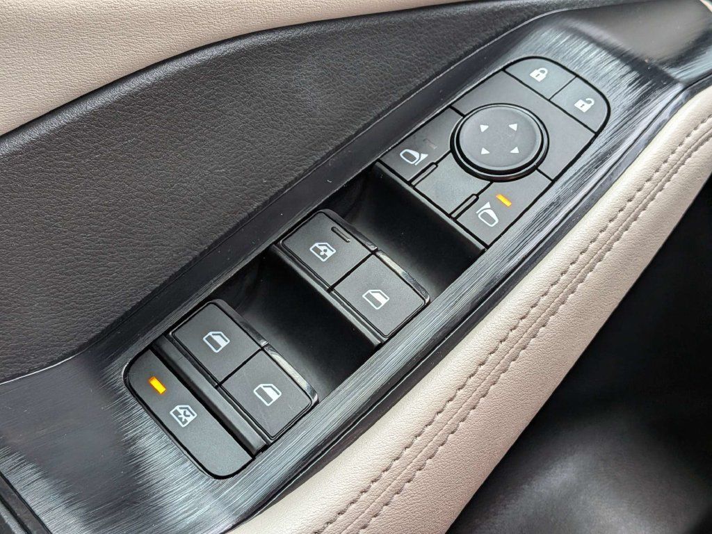 Used 2025 Nissan Rogue SV AWD/4WD image 32