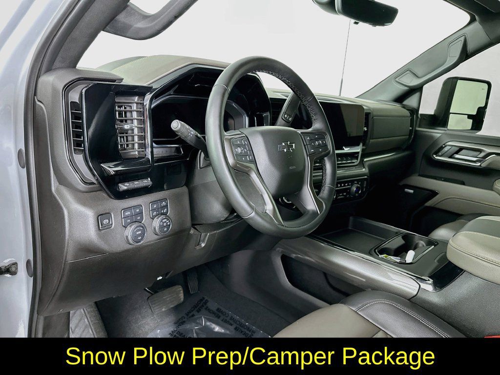 Used 2025 Chevrolet Silverado 2500 ZR2 AWD/4WD image 14