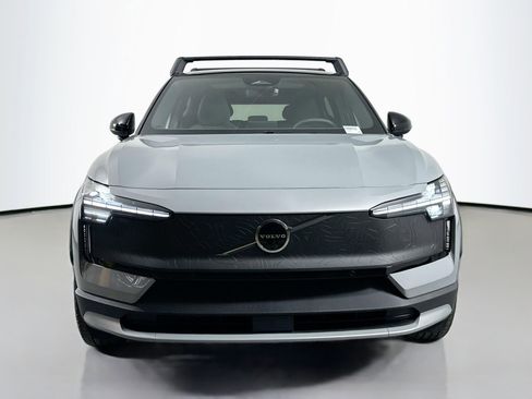 New 2026 Volvo EX30 Cross Country Ultra image 2