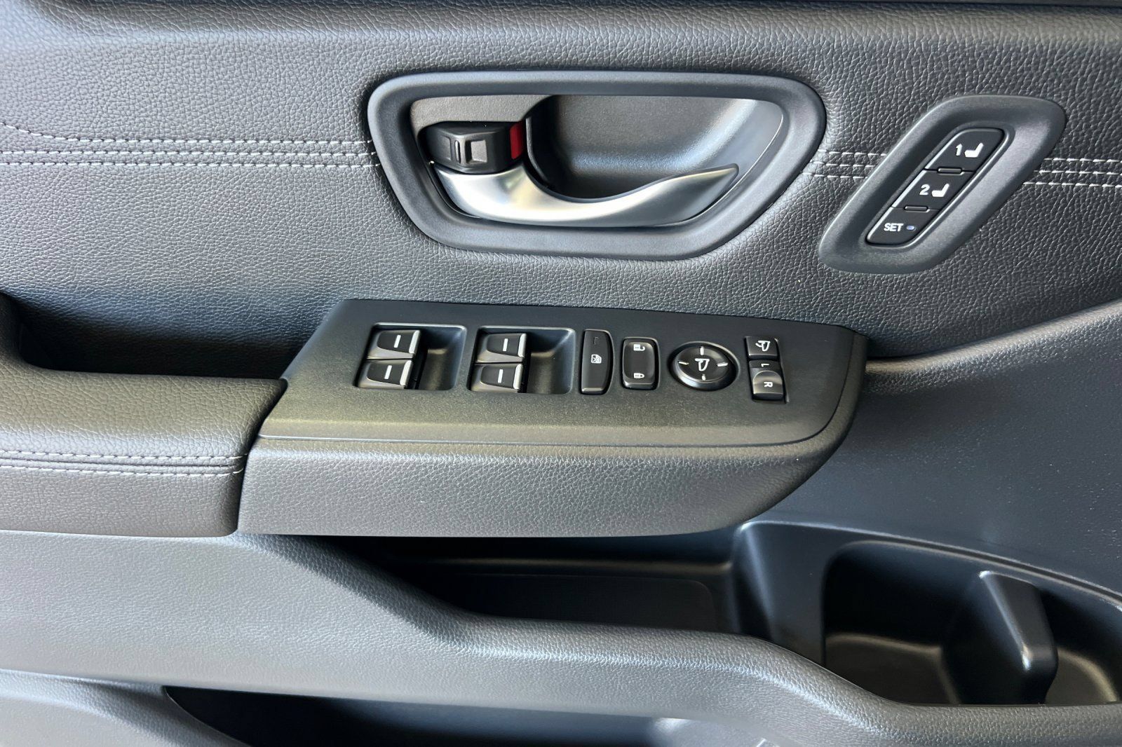 New 2026 Honda Pilot Touring image 8