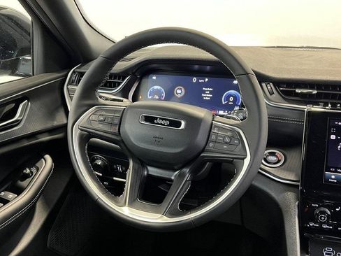 New 2025 Jeep Grand Cherokee Altitude w/ Trailer Tow Package image 18