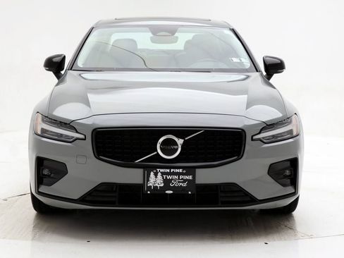 Used 2024 Volvo S60 B5 Core FWD image 4