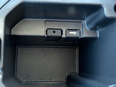 Used 2016 Chevrolet Cruze LT w/ Technology Package image 31